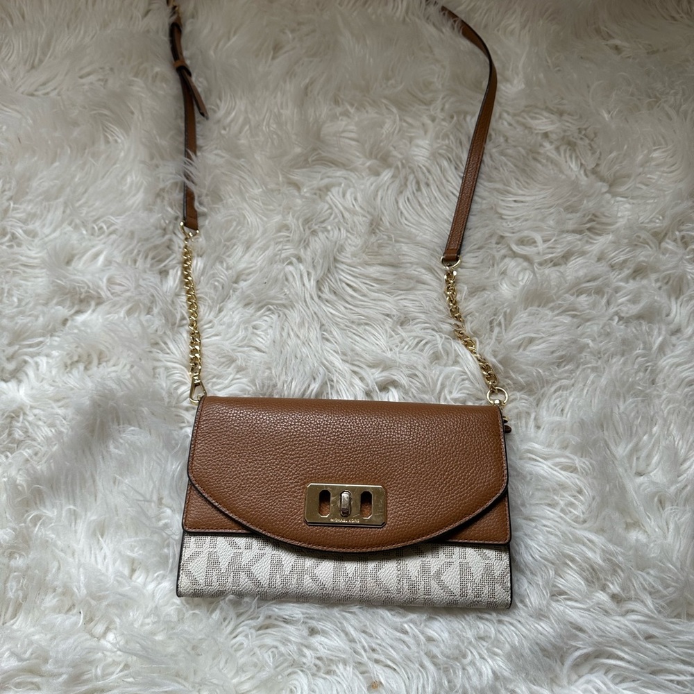Michael kors crossbody